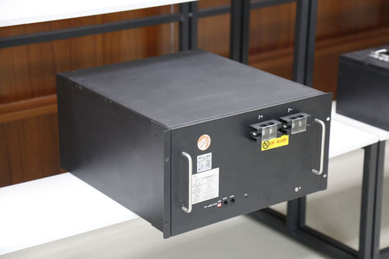 Litowo-jonowy system magazynowania energii ESS z ochroną przed przeładowaniem